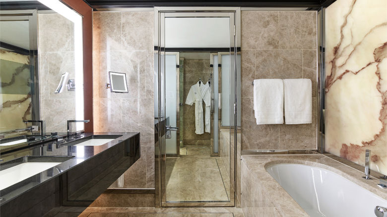 <b>45 Park Lane Room</b>
