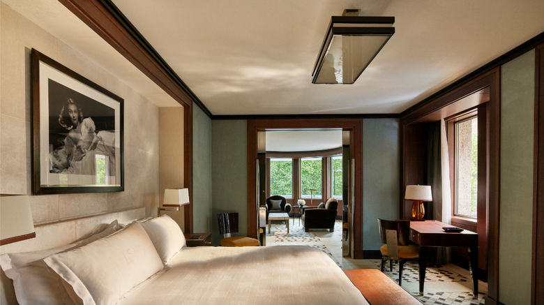 <b>45 Park Lane Room</b>