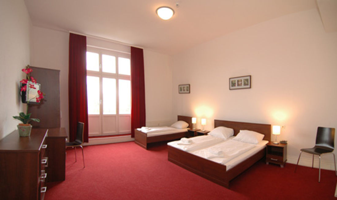 Mikon Eastgate Hotel Room