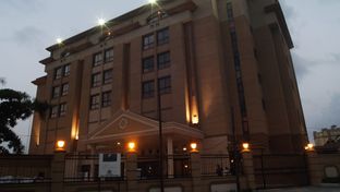 Victoria Crown Plaza