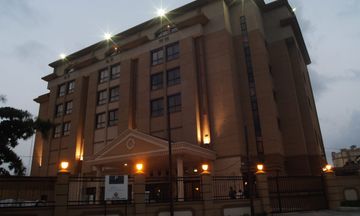 Victoria Crown Plaza