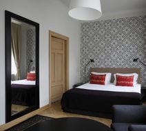 Neiburgs Hotel Room