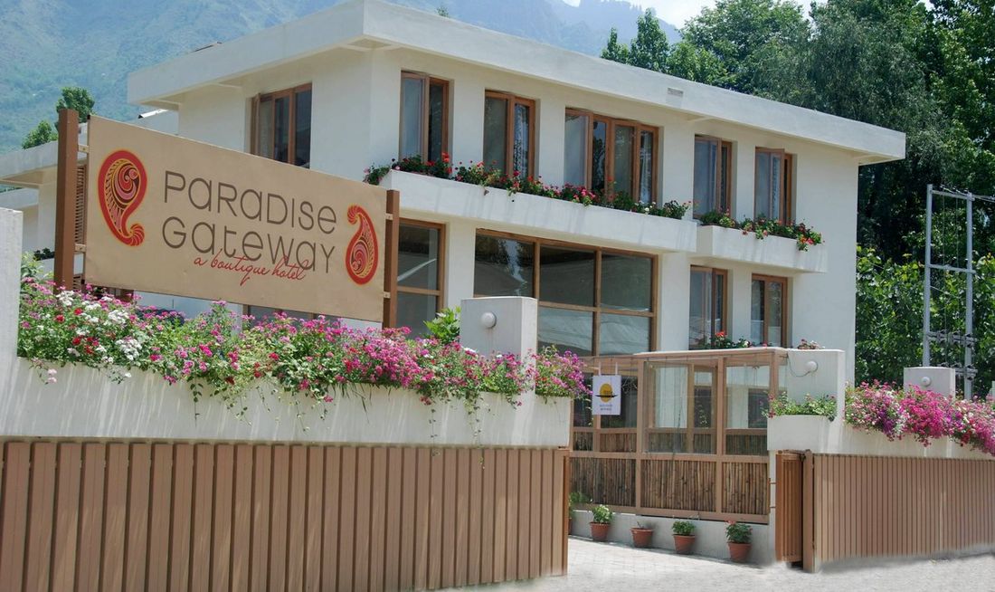 Paradise Gateway Hotel Exterior