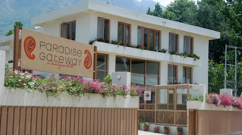 Paradise Gateway Hotel Exterior
