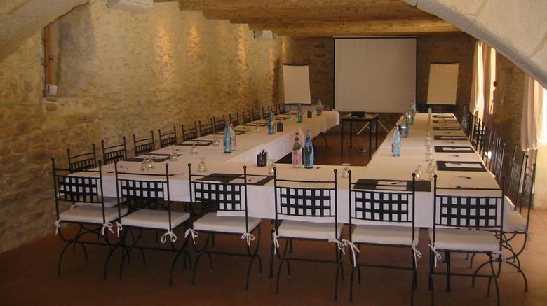<b>Domaine des Escaunes Meeting</b>