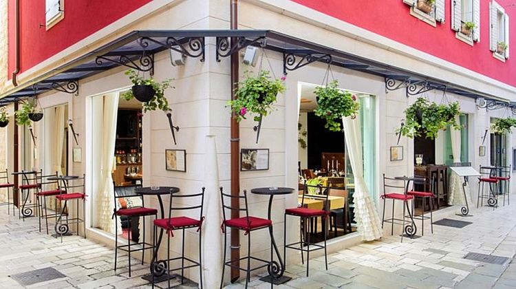 Marmont Heritage Hotel Exterior