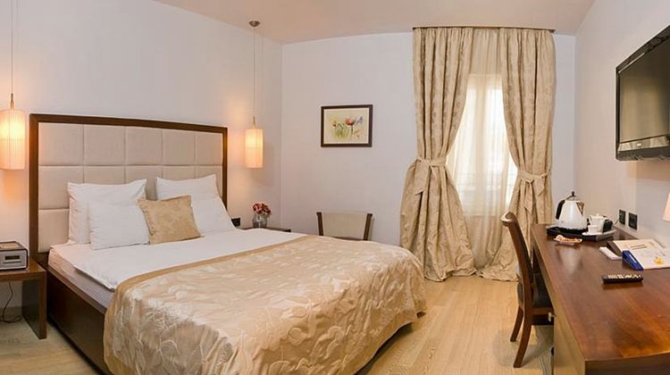 Marmont Heritage Hotel Room