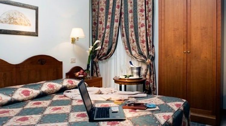 Hotel Aberdeen Room