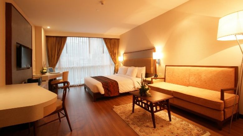 <b>Adelphi Suites Room</b>