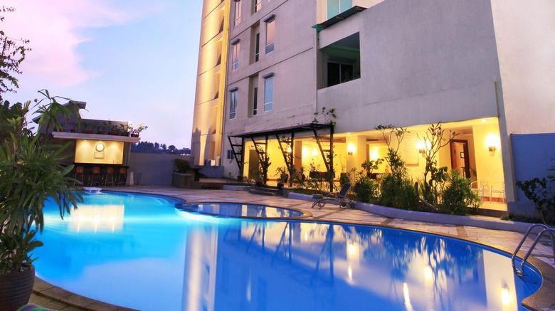 <b>Swiss-Belhotel Maleosan Manado Pool</b> <b>Swiss-Belhotel Maleosan Manado Pool</b>