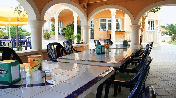 Los Caballos Hotel Restaurant