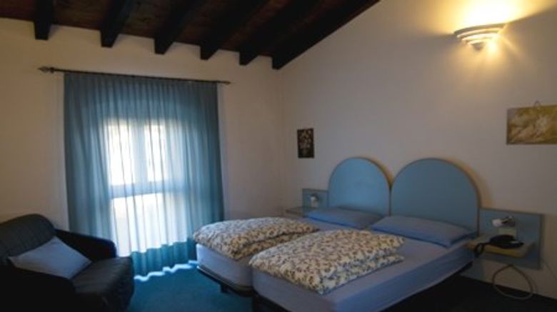 <b>Hotel San Filis Room</b>
