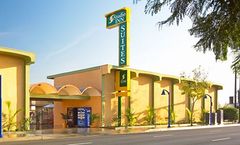 Studio Inn & Suites