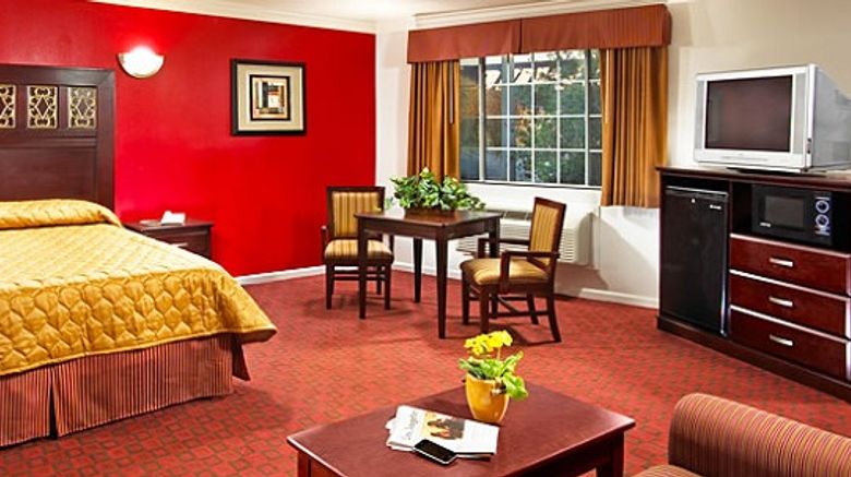 <b>Studio Inn & Suites Suite</b>