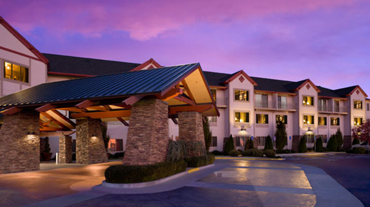 Lodge at Feather Falls Casino Exterior