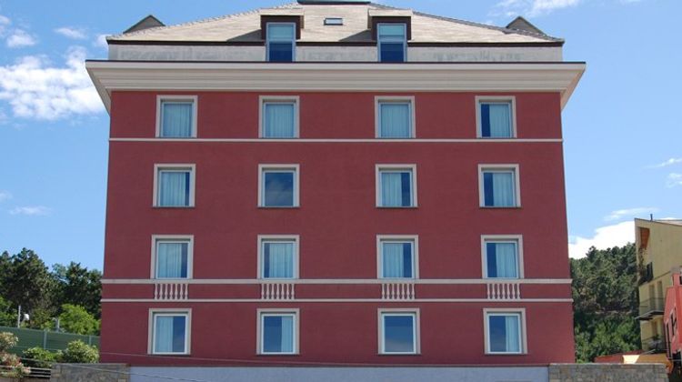 Sea Art Hotel Exterior