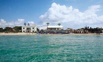 Delfino Beach Hotel