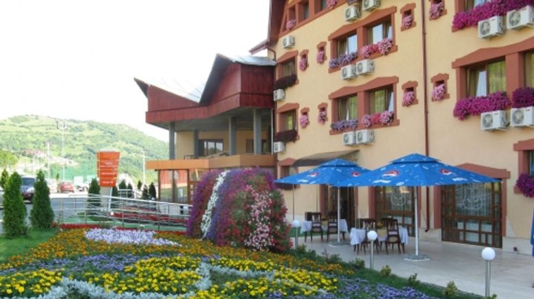 <b>Grand Hotel Perla Ciucasului Exterior</b> <b>Grand Hotel Perla Ciucasului Exterior</b>