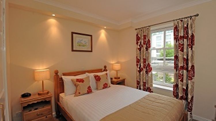 Fountain Court Apartments - Grove Room