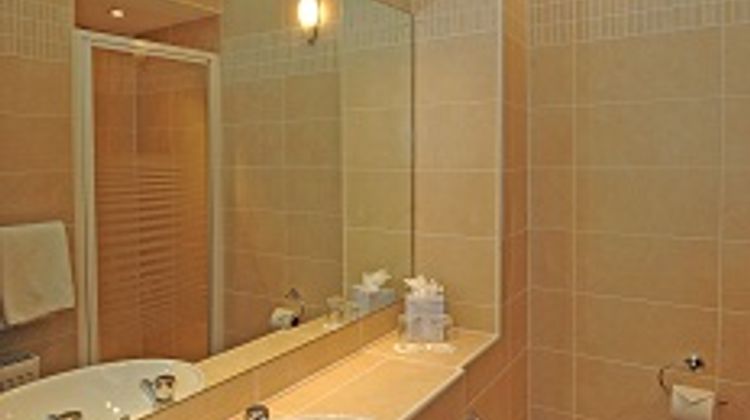 Fountain Court Apartments - Grove Spa