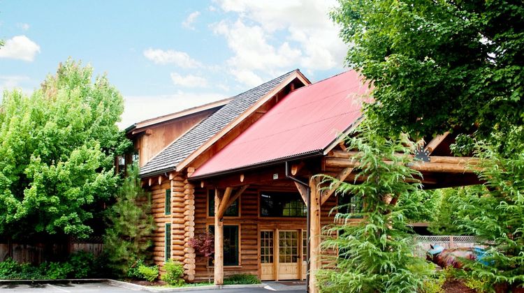 The Lodge at Riverside Exterior