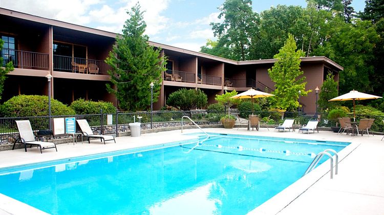 The Lodge at Riverside Pool
