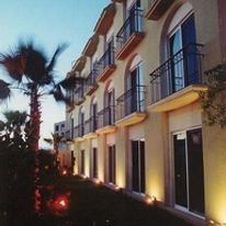 Seven Crown Express & Suites CSL