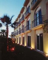 Seven Crown Express & Suites CSL
