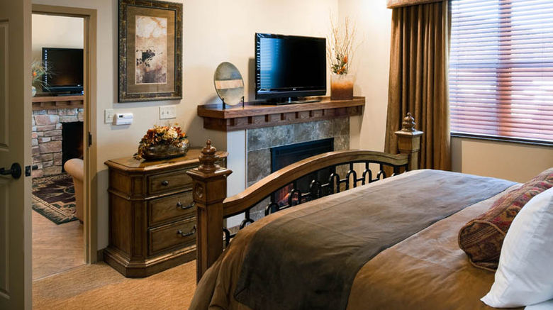 <b>The Lodge at Deadwood Resort Suite</b> <b>The Lodge at Deadwood Resort Suite</b>