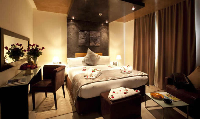 Dellarosa Suites and Spa Room