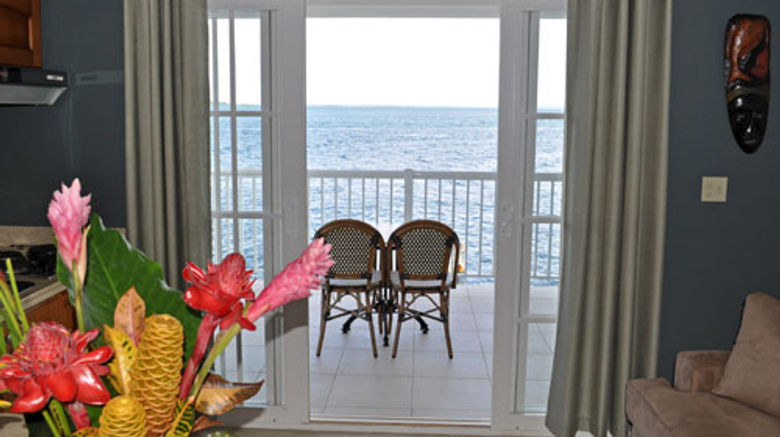 <b>Tropical Suites Room</b>