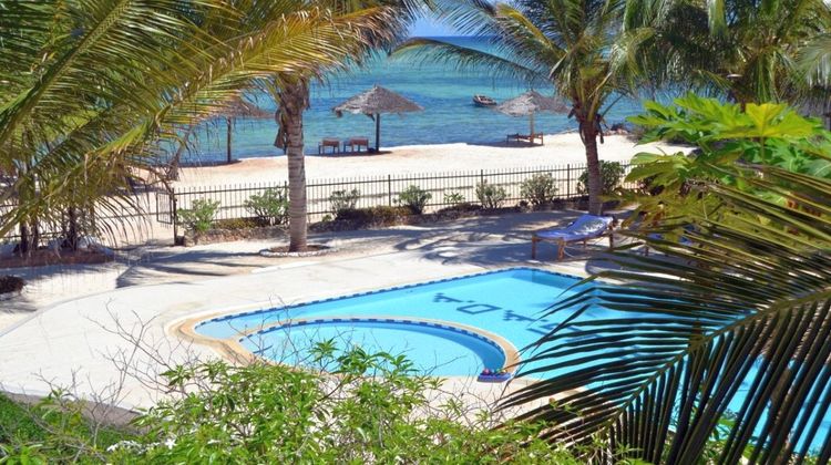 La Madrugada Beach Resort Pool