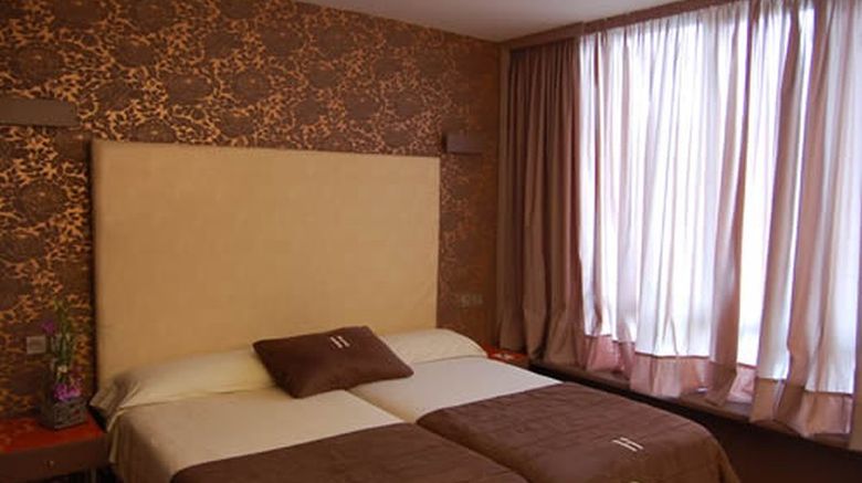 <b>Escuela Hotel Santa Cruz Room</b>