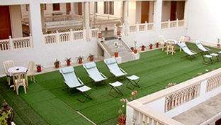 Hotel Arya Niwas