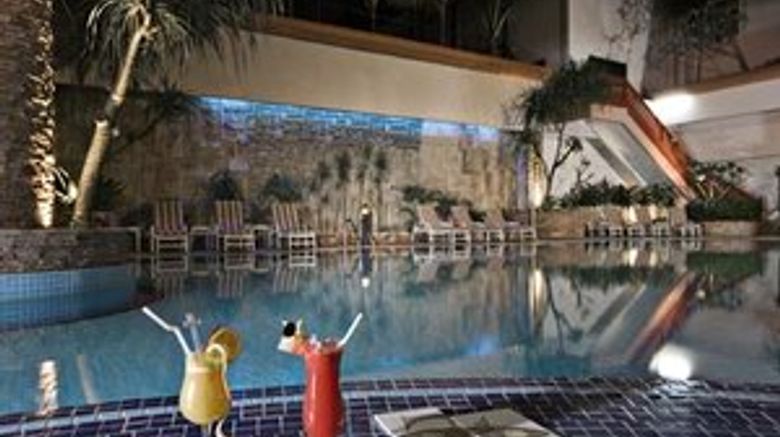 <b>The Grand Renai Pool</b>