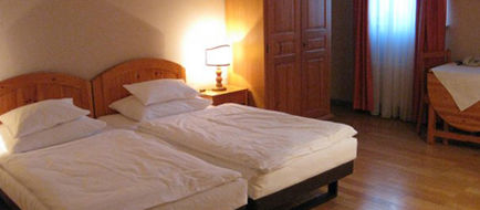Hotel Caroline Room