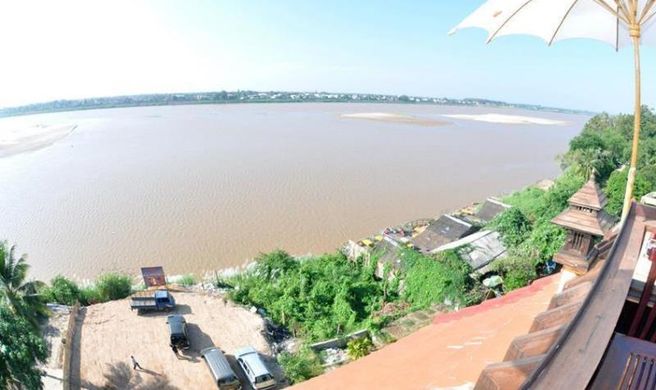 Sengtawan Riverside Hotel Exterior