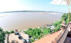 Sengtawan Riverside Hotel