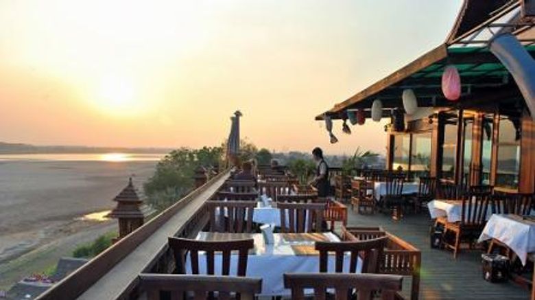 <b>Sengtawan Riverside Hotel Restaurant</b>
