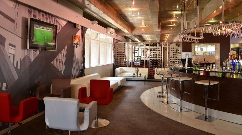 <b>The Reef Hotel Bar/Lounge</b>