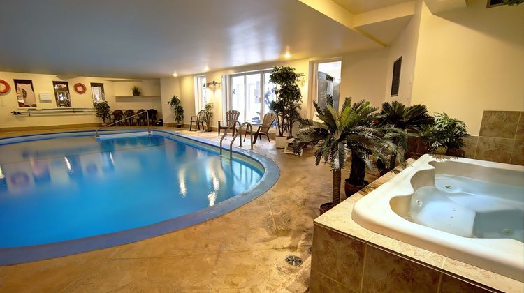 Hotel Motel Le Chateauguay Pool
