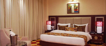 HK Clarks Inn Amritsar Room