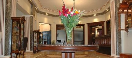 Prince de Paris Hotel Lobby