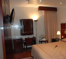Prince de Paris Hotel Room