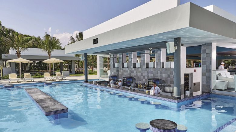 <b>Hotel Riu Tequila Pool</b> <b>Hotel Riu Tequila Pool</b>