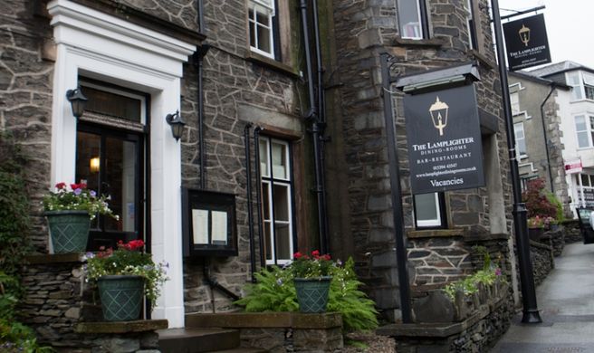 The Lamplighter Dining & Rooms Exterior