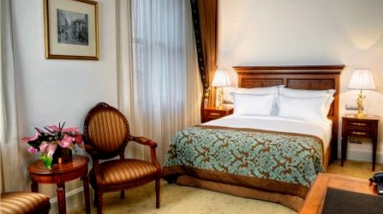 Palazzo Donizetti Hotel Room