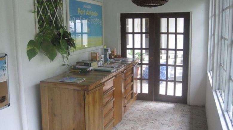 <b>San San Tropez Lobby</b>
