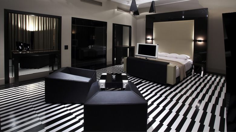 <b>Blow Up Hall 5050 Room</b>