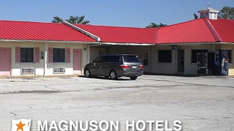 <b>Super 7 Inn Siloam Springs Exterior</b>